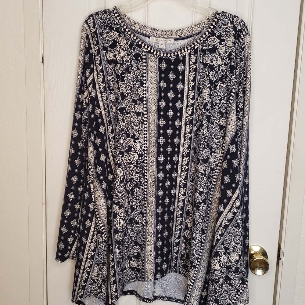 Green Envelope Blue and White Print Blouse 1X